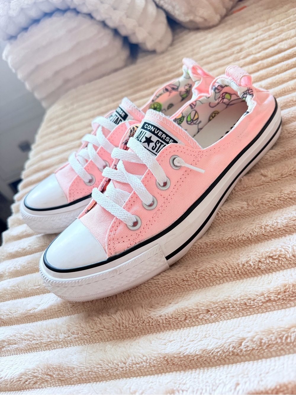 Size 7 Converse Pink Shoreline Sneakers
